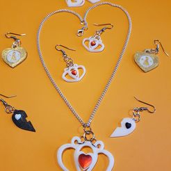 20180120_151226.jpg 4 pairs of earrings and a pendant