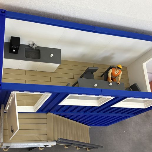 Top-view-of-set-of-stacked-20ft-Containers-with-breakroom.jpg Conjunto de cantina elevada / sala de descanso / contentor de escritório incluindo mobiliário e acessórios e escadas 1/14