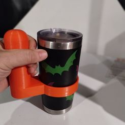3D file Stanley Tumbler 40 oz Topper (Original and H2.0!) - Nightmare  Before Christmas 🎄・3D printing model to download・Cults
