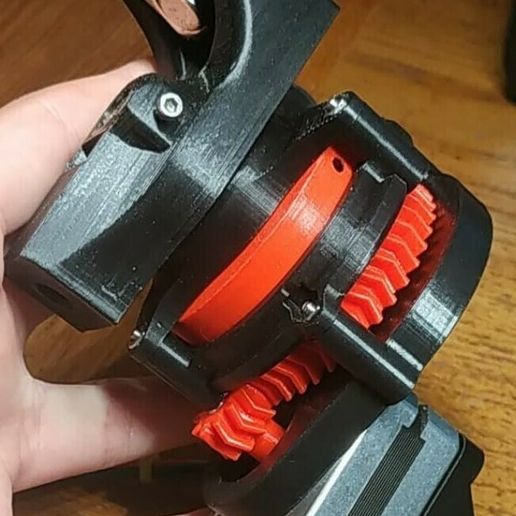 107763086_713636916081948_2610773946714358794_n.jpg La monture équatoriale pour les DSLR échoue