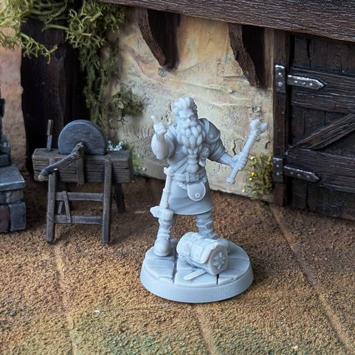 real.jpg Dwarf Mechanic - Tabletop Inventor Mini