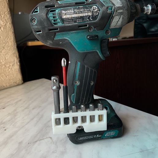 bit-holder-fast-change-3.jpg Fast and easy change bit holder