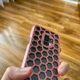 167610580_895551757894436_6970527565567849663_n.jpg SAMSUNG GALAXY S9 PHONE CASE - HONEYCOMB EFFECT