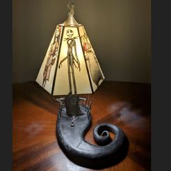 complete lamp front.JPG Archivo STL Pesadilla antes de la lámpara inspirada en la Navidad・Modelo de impresora 3D para descargar