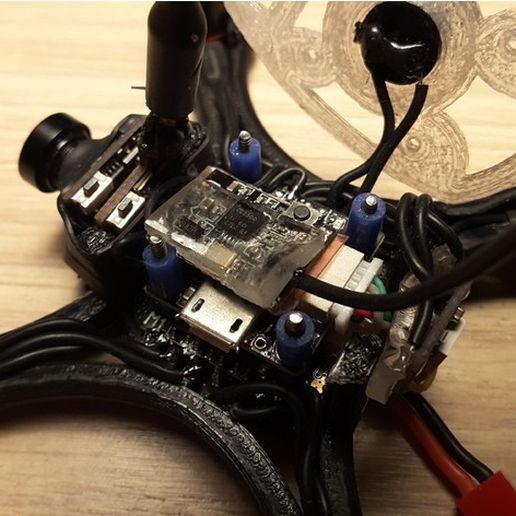 13dc3bf5a5d44026b09b8fa219d76409_preview_featured.jpg Free STL file Mini Quad Racer 100mm Brushless GemFan 0806 6200kv 2S・Design to download and 3D print, Microdure