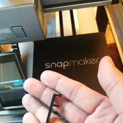 WhatsApp_Image_2018-07-04_at_8.40.16_AM.jpeg Free STL file LED clips for snapmaker・3D printer design to download