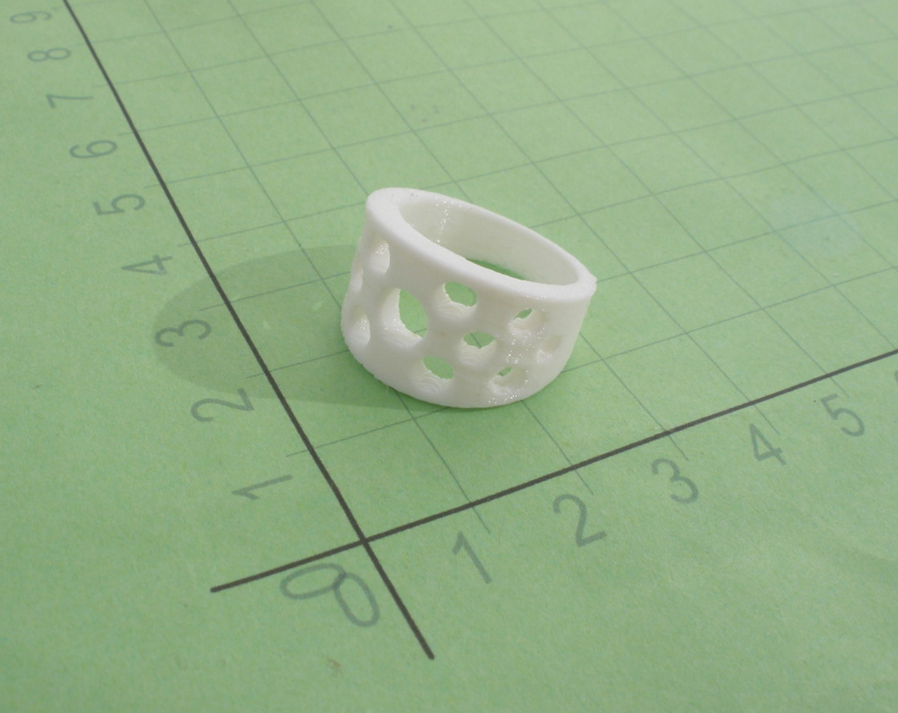 Capture_d_e_cran_2016-08-03_a__11.12.06.png Free STL file Ring - Bevelled cylinder - holes・3D printable object to download, 3D-mon