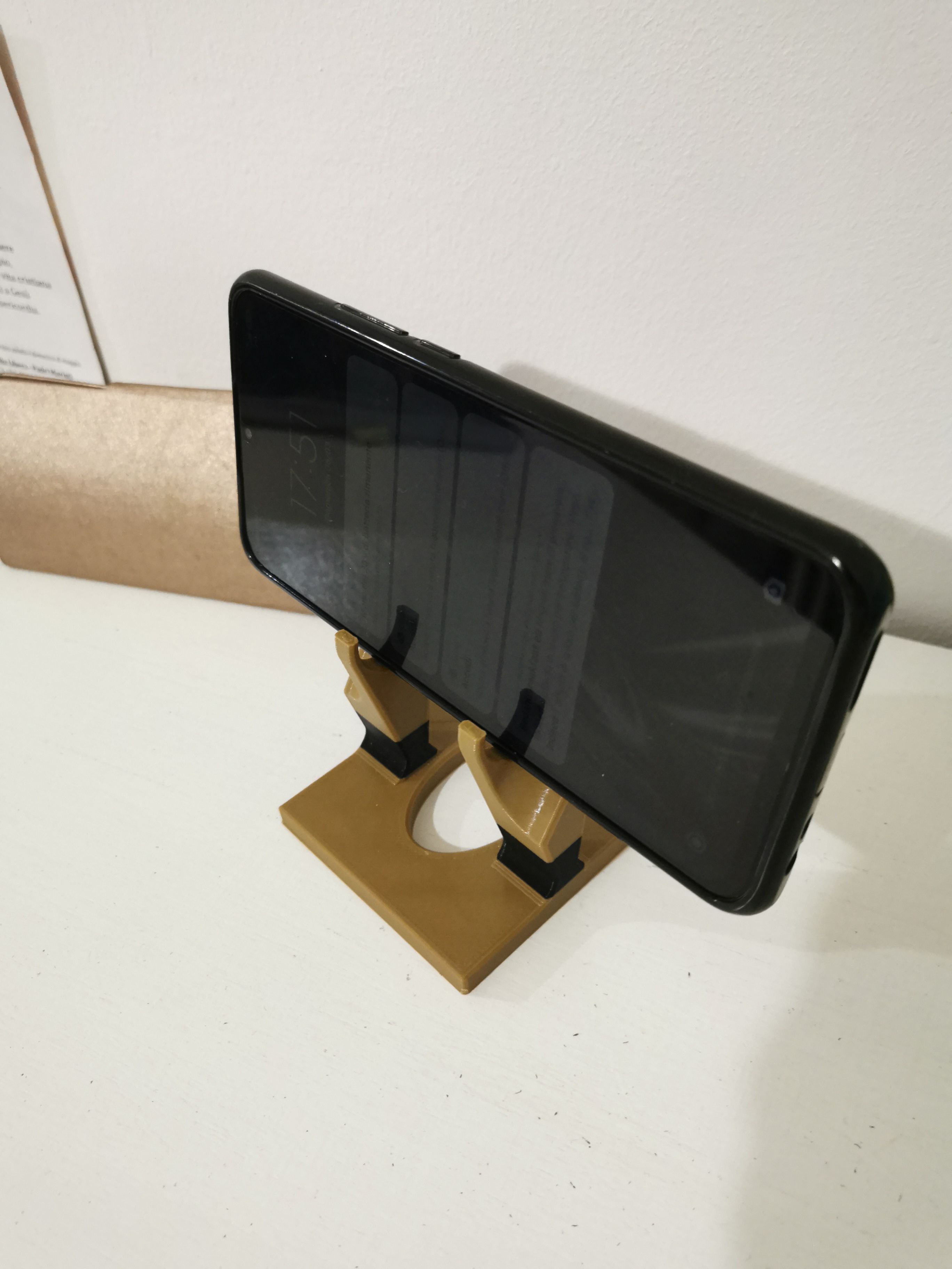 3D printing GAME PHONE HOLDER • made with Artillery genius・Cults