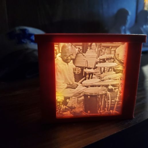 20210506_042914.jpg Lithophane cube light box