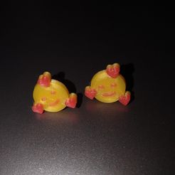 WhatsApp-Image-2023-05-20-at-11.02.26-2.jpeg STL-Datei HERZEN GESICHT EMOJI OHRRINGE ! kostenlos・Design zum 3D-Drucken zum herunterladen