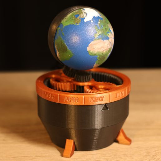 IMG_6618.jpg STL file 3D Printed Earth Clock・3D printing model to download, SimonRob