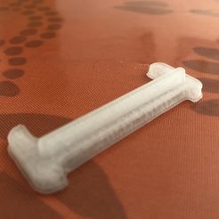 IMG_2506.JPG Archivo STL gratis REDUCTOR DE ENTRADA PARA EL ALIMENTADOR DE NICOTINA・Diseño por impresión en 3D para descargar