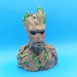 Groot Buste Groot Sculpture