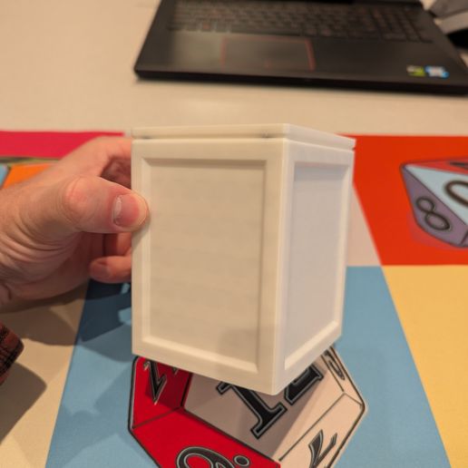 PXL_20251115_152444691.jpg Compact Commander Deck Box 100+ Single Sleeve