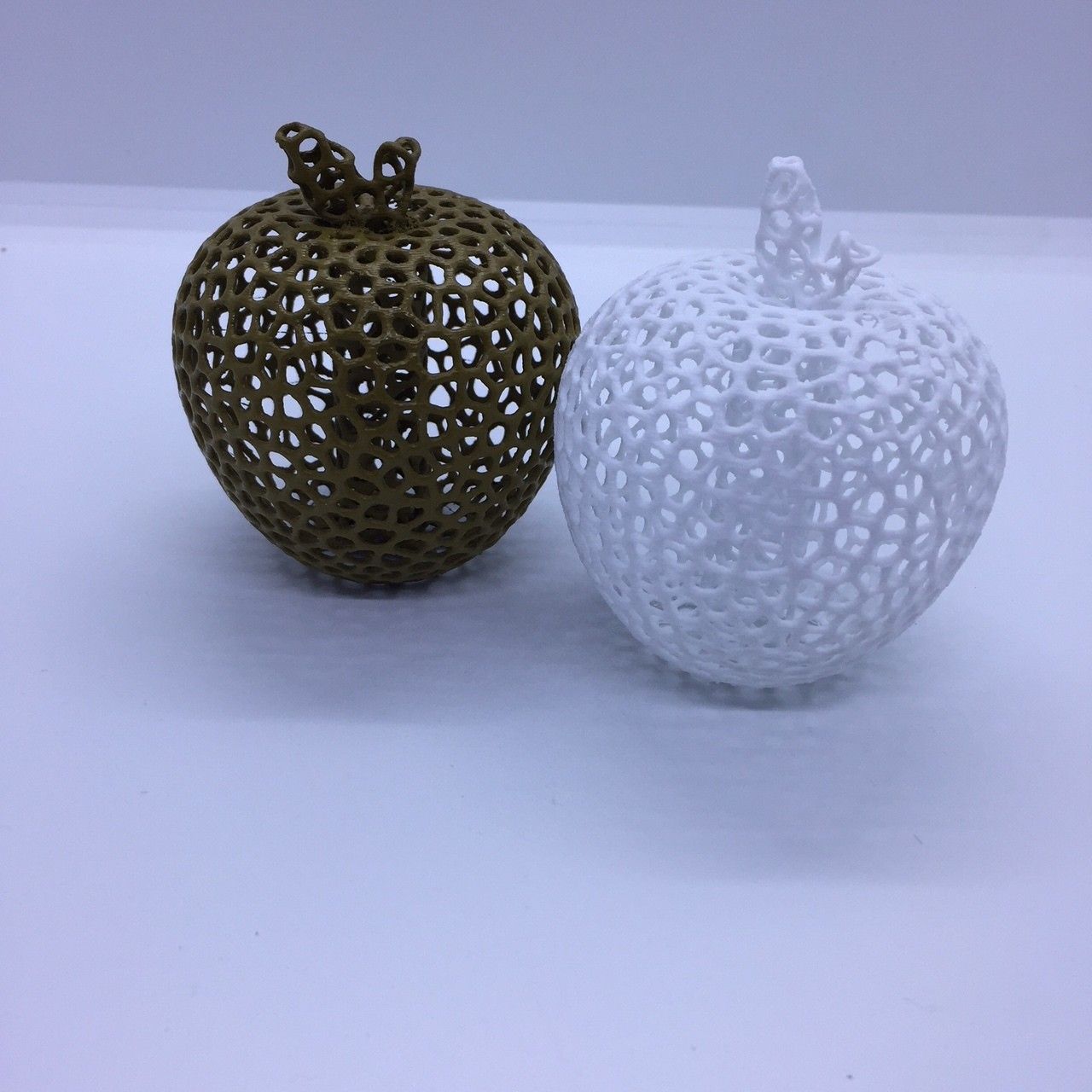 IMG_2112.JPG STL file Voronoi apple・3D printable model to download, juanpix