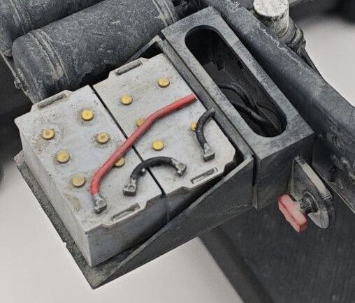 124scale truck battery