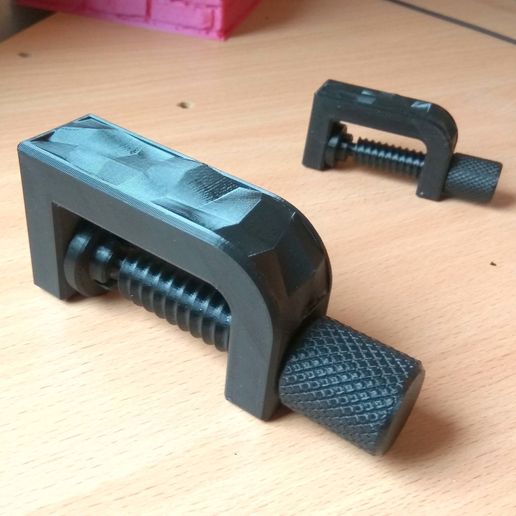 Clamp with low-poly inlay \ dual extruder 3D model