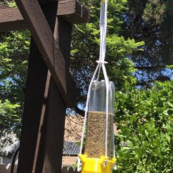 IMG-2207.jpg STL file Bird Feeder from recycled items・3D printable model to download
