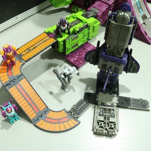 CBS-ScorpTracks03.JPG CyberBase System - Tracks for Transformers Earthrise Scorponok