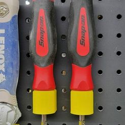 846ea3b8-1de5-406c-8b7d-3fd232178a7c.jpg 1/4 drive socket screwdriver pegboard mount
