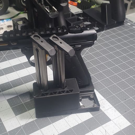 20230530_200238.jpg Gridfinity Ruger Mk4 Ständer