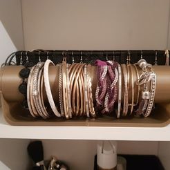 20180511_101458.jpg Free 3D file Bracelet holder・Object to download and to 3D print