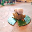 Grenouille-Frog-grand-mechant-renard-figurine-No_Nouix-store-01.jpg Frog on its lily pad