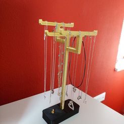 272310633_662005708377155_9201632841917603033_n.jpg jewelry stand / nacklace stand