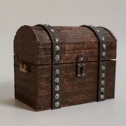 e758f6ad-8b2b-4aee-a9da-5421198dc29b.jpg Hinged Chest