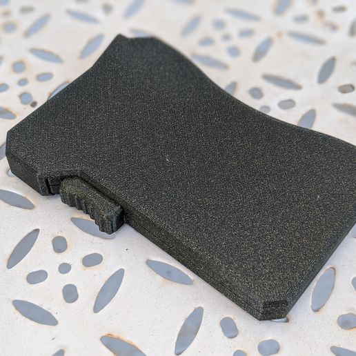00100dPORTRAIT_00100_BURST20201004155029053_COVER.jpg 3D Printed "Smart" Wallet (Updated for M3 Bolts)