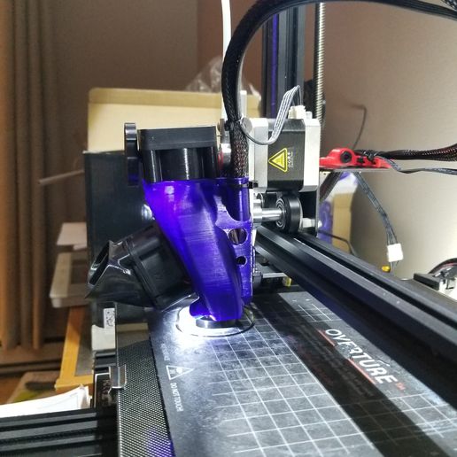 20210225_000915.jpg Ender 3, 3 V2, 3 pro, 3 max, dual 40mm axial fan hot end duct / fang. CR-10, Micro Swiss direct drive and bowden compatible. No support needed for printing