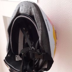 2017-08-04 15.38.19.jpg Archivo OBJ gratis casco de bicicleta decatlón gancho niño・Diseño imprimible en 3D para descargar