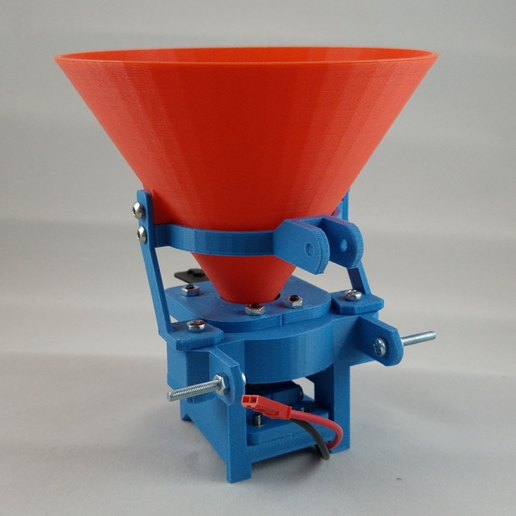 Capture d’écran 2016-12-20 à 12.38.10.png OpenRC Tracteur avec diffuseur d'engrais