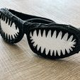 venomized-glasses-3d-printing-3dprint-venom-marvel-cosplay-fashion-sunglasses-fanart-accessories-nus.jpg Occhiali Venom - Accessori per cosplay in stile Venom della Marvel realizzati con stampa 3D
