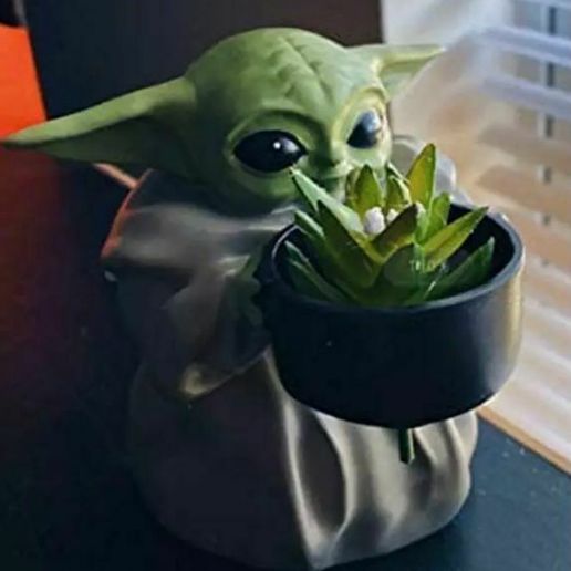 3D printed Mandalorian flower pot!
