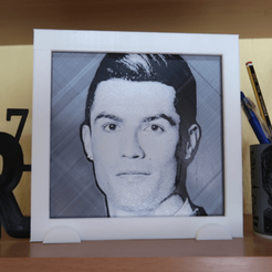Capture d’écran 2018-03-12 à 10.27.25.png Fichier STL gratuit cadre dessin 3D Cristiano Ronaldo CR7・Plan pour impression 3D à télécharger