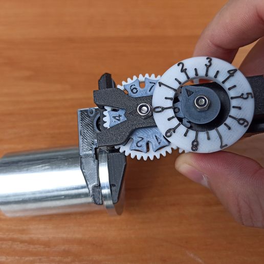 STL file PRECISION CALIPER 3D PRINTING DIY・Model to download and 3D