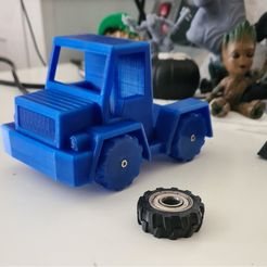 d8347ff5-d69b-47ca-9427-1912b1790398.jpg Toy Truck with ball bearing wheels