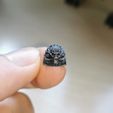 Hombrera-calavera-aros-frontal.jpg Custom W40k skull shoulder pad