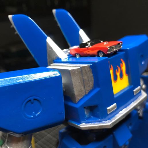 IMG_2799.jpg Megas XLR with 2 torso options 1/144