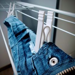 IMG_Springless clothespin on jean.jpg Бесплатный STL файл Springless clothespin・План 3D-печати для скачивания