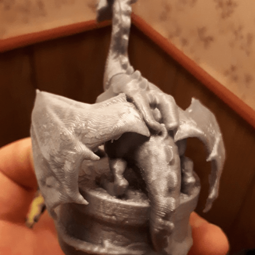 Capture d’écran 2018-03-19 à 19.05.02.png Пробка для бутылки с драконом