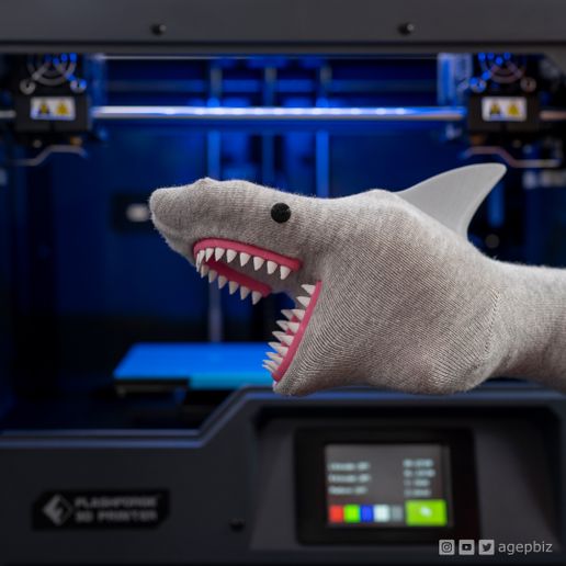 shark_sock_puppet_instagram_01.jpg Télécharger fichier STL gratuit Accessoires de la marionnette chaussette requin • Design imprimable en 3D, agepbiz