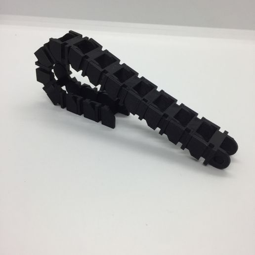 IMG_2108.JPG Download free STL file clips or drag chain • 3D printing object, juanpix