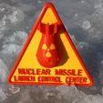 n2.jpg Nuclear warning 3D sign.