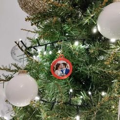 WhatsApp-Image-2022-11-15-at-20.15.38.jpeg STL file Christmas ball and topper - picture frame・3D printable model to download