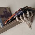IMG_20241019_121709031.jpg Halloween Bones Hand - shelf support