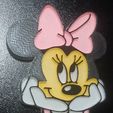 330514955_716819949918967_8694318414501796624_n.jpg Minnie Mouse Key Chain