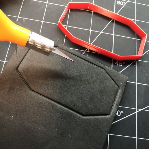 🔧 Mini-Z MR-03 Work/Display Stand・Free STL File for ・Cults