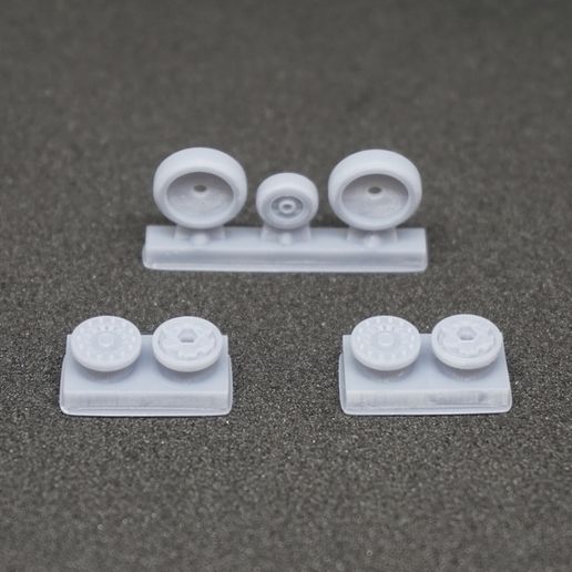 sample2.jpeg F-16  MLU Wheels  (1/72)